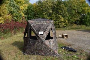lot 25 image: Guide Gear Flare XL Tall Ground Blind