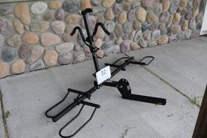 lot 32 image: Guide Gear Fat Tire Bike Carrier Rack, 2-Bike Capacity