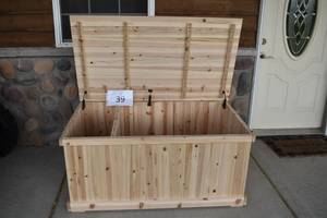 lot 39 image: CASTLECREEK Storage Bench