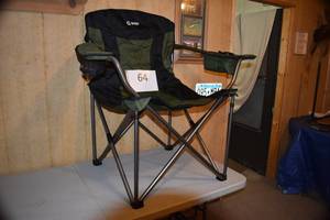 lot 64 image: Guide Gear Oversized Camp Chair, 500-lb.Capacity