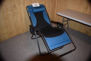lot 65 image: Guide Gear Oversized Zero-Gravity Chair, 500-lb. Capacity