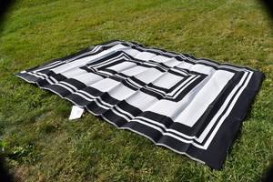lot 80 image: Guide Gear Reversible Outdoor Rug, Border Pattern
