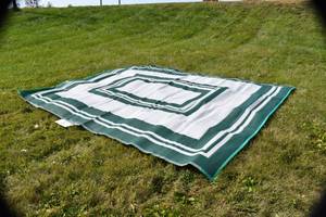 lot 81 image: Guide Gear Reversible Outdoor Rug, Border Pattern
