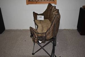 lot 48 image: Guide Gear XL Club Love Seat, 500-lb. Capacity