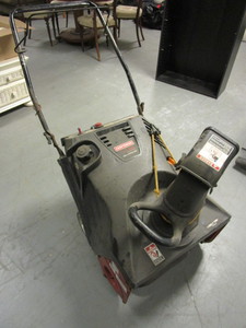 CRAFTSMAN SNOW BLOWER, 21 CLEARING WIDTH
