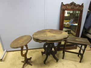 lot 204 image: ANTIQUE ACCENT TABLES, DRESSER MIRROR