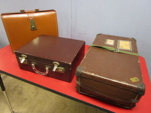 lot 232 image: VINTAGE LEATHER BRIEFCASE, CARRYING CASE, SHIPPING CASE