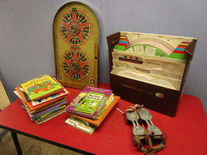 lot 234 image: VINTAGE 1950S MARVEL ROLLER SKATES, LINDSTROM GOLD STAR PIN-BALL GAME, CYCLO-TEACHER, BOOKS