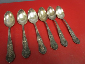 lot 244 image: VINTAGE SLEEPY EYE FLOUR CO.SPOONS, FEATURING AN INDIAN CHIEF, BY UNITY SILVER