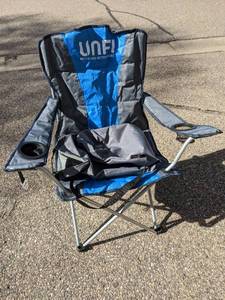 lot 16 image: Folding Camping Chair with Carrying Bag
