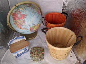 lot 303 image: Vintage Globe and Assorted Decor
