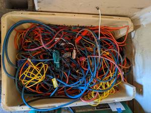 lot 42 image: Lot of Assorted Electrical Cords