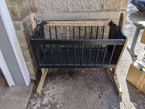 lot 33 image: Swinging Wood Baby Cradle