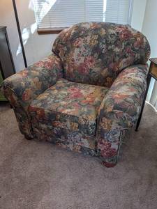 lot 161 image: Oversized Floral Accent Chair