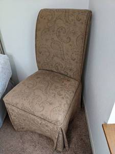 lot 113 image: Mauve Paisley High Back Chair with Skirt