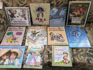 lot 129 image: Lot of Childrens Illustrated Hardcover Books
