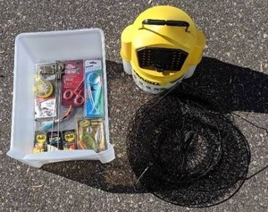 lot 207 image: Lot of Assorted Fishing Supplies