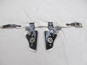 lot 1 image: Vintage Metal toy guns