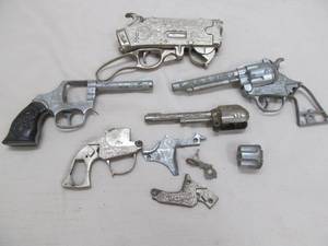 lot 5 image: Vintage Metal toy guns