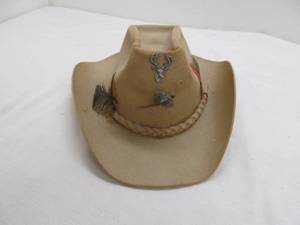 lot 7 image: Cowboy hat