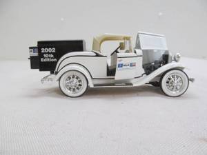 lot 9 image: 1930 Ford Roadster car