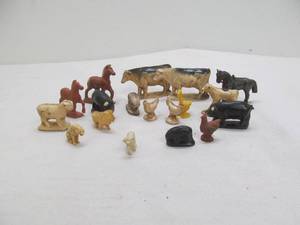 lot 15 image: Vintage farm animals