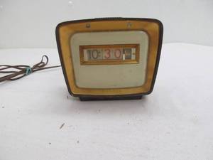 lot 47 image: Vintage alarm clock