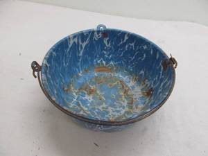 lot 50 image: Metal antique bowl
