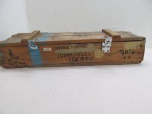 lot 64 image: Wooden ammo box