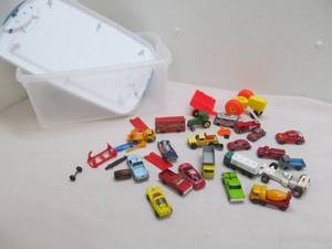 lot 76 image: Toy cars