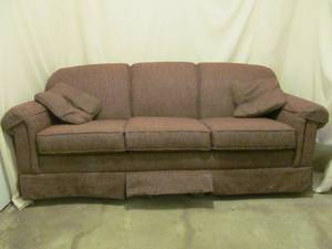 lot 136 image: Lazy boy couch