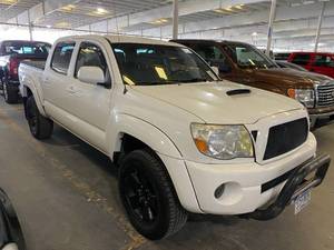 lot 9 image: 2008 Toyota Tacoma Double Cab 4.0L 4x4