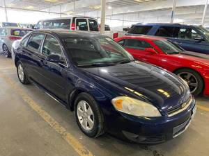 lot 12 image: 2010 Chevrolet Impala LT