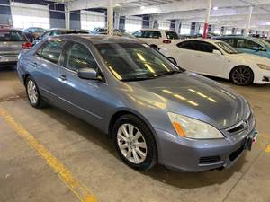 lot 13 image: 2007 Honda Accord LX