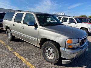 lot 14 image: 2002 GMC Yukon XL SLT 4x4
