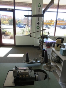 lot 402 image: COMMERCIAL SEWING MACHINE WITH INDUSTRIAL SEWING TABLE