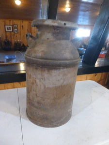 lot 18 image: Vintage Milk Can