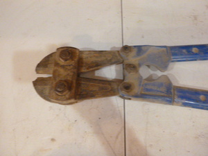 lot 27 image: 2 Bolt Cutters
