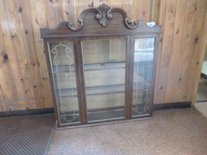 lot 39 image: Top of Hutch