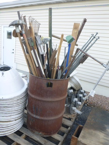 lot 47 image: Barrel of YardLawn Tools