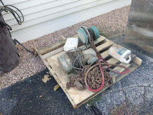 lot 49 image: Chain Hoist