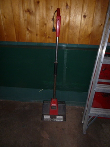 lot 55 image: Toro Electric Power Shovel