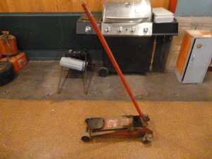 lot 59 image: Snapper 2 Ton Jack