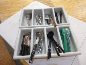 lot 84 image: Utensil Holders and Utensils