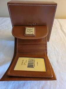 lot 2 image: New Dooney and Bourke wallet