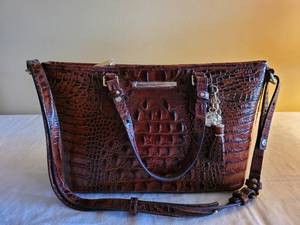 lot 6 image: Brahmin handbag, in Pecan (New w tags)