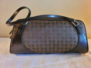 lot 15 image: Two Stylish Handbags