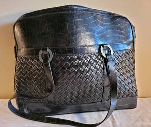 lot 42 image: Variety of Attractive Handbags