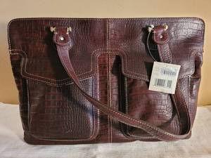 lot 54 image: Liz Claiborne Handbag Collection