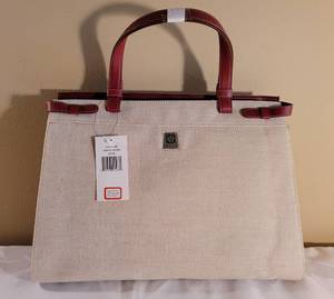 lot 57 image: Variety of Handbags